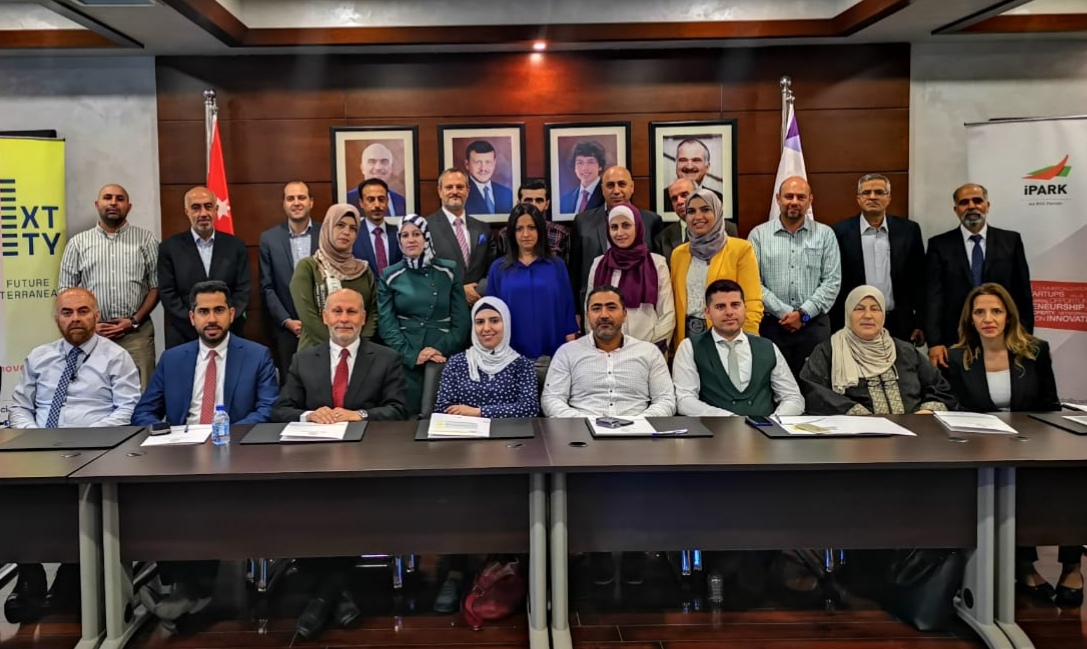 جامعة عمان الأهلية تشارك في الورشة التدريبية لحاضنات الأعمال ومراكز نقل التكنولوجيا في الجامعات الأردنية - زاجل نيوز