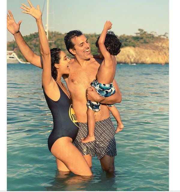 صورة ليزا تعلن فيها حملها - زاجل نيوز