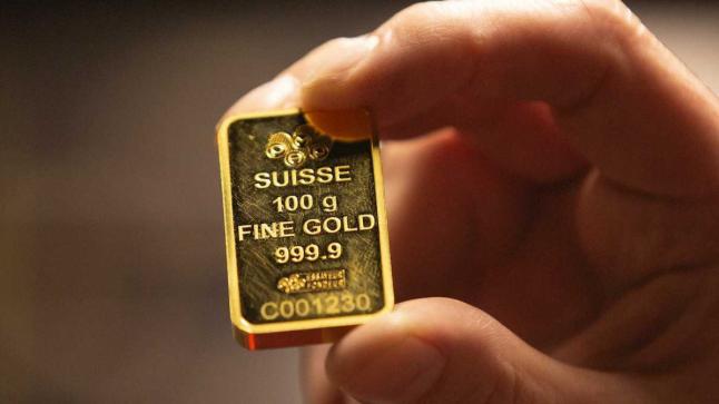 الذهب يصعد بدعم من انخفاض الدولار والإقبال على الشراء