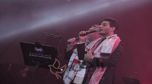 الفنان محمد عساف نجم مسرح المجاز بإمارة الشارقة