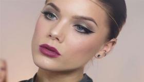 تألقي ليلة رأس السنة بمكياج فضي واسود