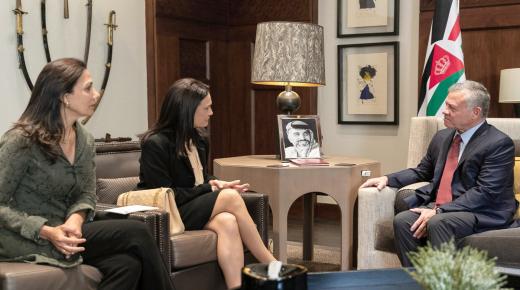 الملك يستقبل نائب رئيس بنما