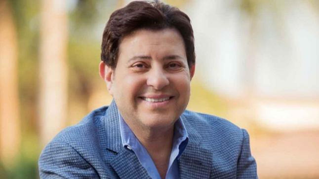 وفاة “أمير الغناء العربي” هاني شاكر وابنه ينعاه برسالة مؤثرة