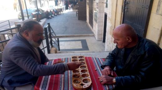 المنقلة من أقدم الألعاب الشعبية في السلط