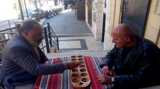 المنقلة من أقدم الألعاب الشعبية في السلط