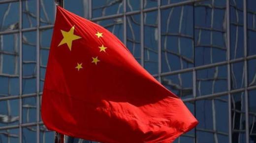 بطل صيني خارق: ينقذ رضيعة من الموت