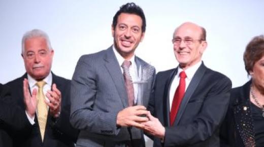 مصطفى شعبان عقب تكريمه بمهرجان شرم الشيخ للمسرح الشبابى