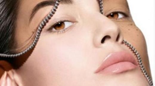 ماسك زيت اللوز والفراولة عشان تتخلصى من البقع الغامقة