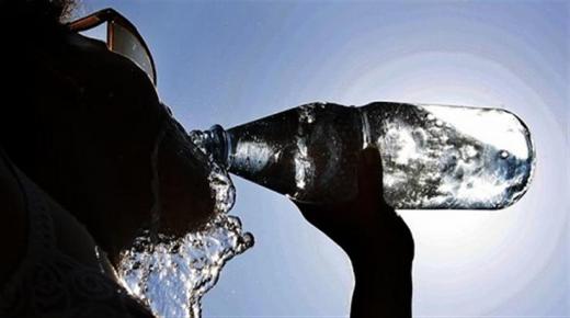 تعرف على أعراض نقص الماء في الجسم