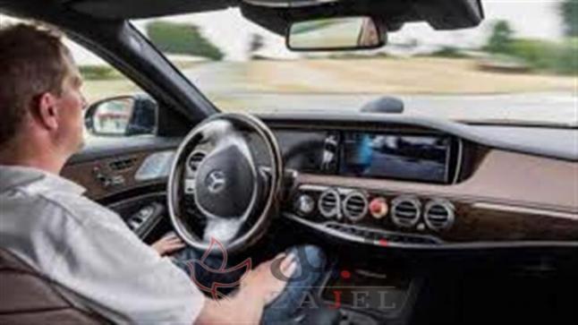 قيادة السيارة “بدون يدين” تكنولوجيا ستصبح متاحة في بريطانيا