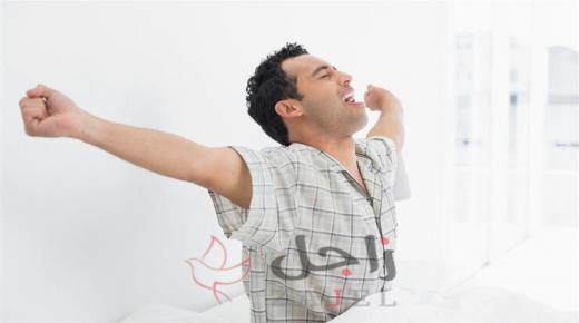 ابتعد عن  هذه العادات فور الاستيقاظ من النوم.. تدمر الصحة