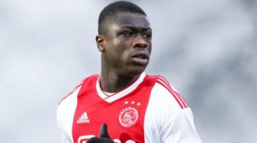 مانشستر يونايتد مهتم بالتعاقد مع براين بروبى