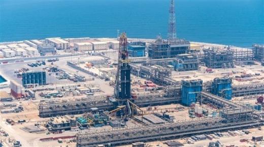 أدنوك البحرية تُرسي عقد استئجار منصتين على أدنوك للحفر