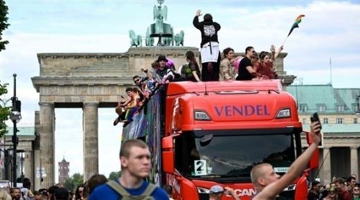 الآلاف من سكان برلين يشاركون في مهرجان للموسيقى الإلكترونية