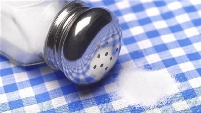 إضافة المزيد من الملح للطعام تقصر العمر