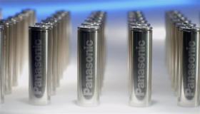 باناسونيك ترصد 4 مليارات دولار لإقامة مصنع لبطاريات السيارات الكهربائية في كانساس