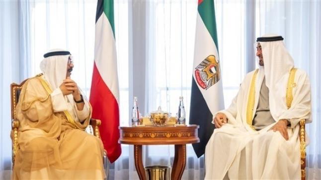 رئيس الدولة يستقبل ولي عهد الكويت على هامش قمة جدة للأمن والتنمية