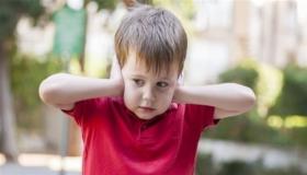 التوحد يسبب صعوبة في تفسير لغة الجسد