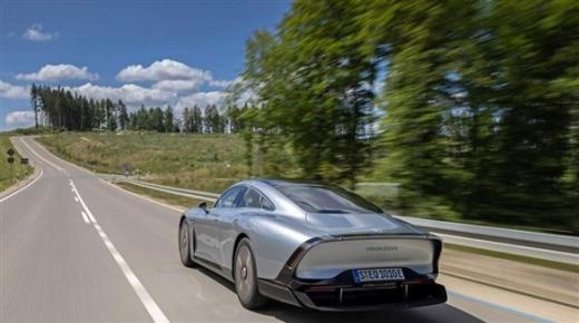 مرسيدس تخطط لطرح موديل قياسي من أيقونتها الكهربائية Vision EQXX