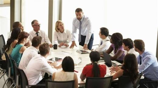 كيف يتعامل المرء مع الملاحظات التي يتم توجيهها له في العمل؟