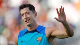 برشلونة يطرح تذاكر تقديم ليفاندوفسكي للجماهير