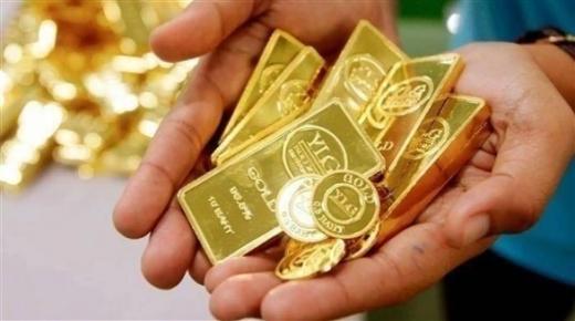 الذهب يهبط لأدنى مستوى في ثلاثة أسابيع