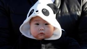 لإسعاد النزلاء.. أطفال في دار المسنين