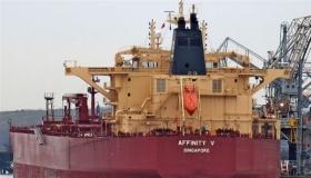 جنوح سفينة في قناة السويس بعد عطل فني