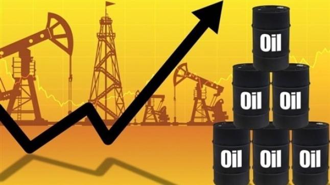 ارتفاع أسعار النفط بعد تكهنات بخفض الإنتاج