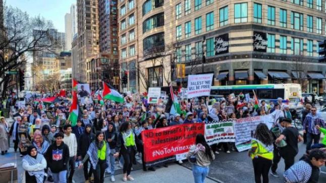 تظاهرة في مدينة شيكاغو الأميركية تضامنا مع فلسطين وضد اقتحام المسجد الأقصى
