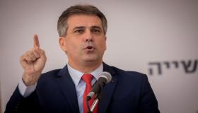 كوهين يصل إلى تركمنستان بأول زيارة لوزير خارجية إسرائيلي منذ 30 عاماً