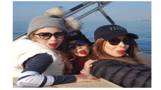 بالصورة – نانسي عجرم وابنتاها في صورة طريفة تشعل “إنستغرام”… ما قصة الفريز؟