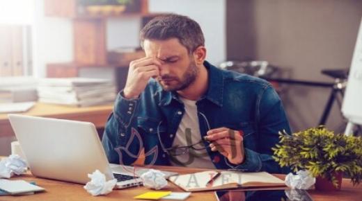 عادات يومية تهدد صحة الدماغ وتسبب الزهايمر