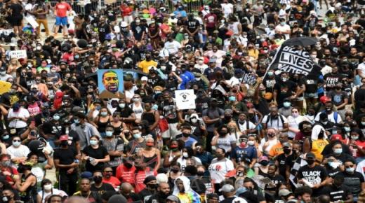 “كفى” شعار المتظاهرون في الولايات المتحدة يطالبون بالمساواة