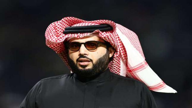 ملحن مصري شهير يتفاجئ بدعم من تركي آل شيخ