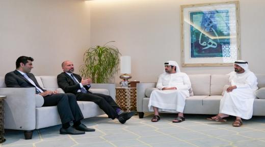 مكتوم بن محمد بن راشد يستقبل الرئيسين التنفيذيين لشركتي أوبر وكريم