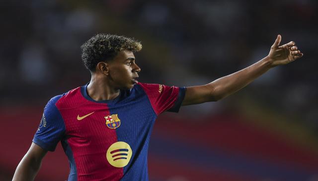 تصرف مفاجئ من لامين يامال عقب فوز برشلونة على أتلتيكو مدريد.. وهانز فليك يعلق