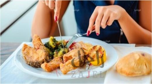 أسوء 4 عادات في الاكل مسببة زيادة الوزن