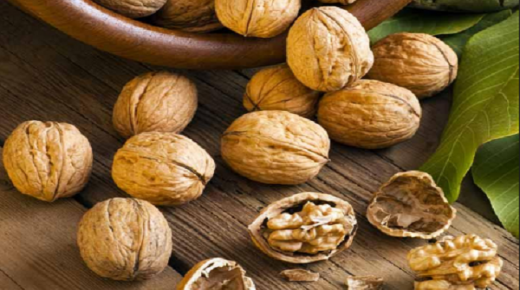 الجوز يكبح نمو سرطان الثدي
