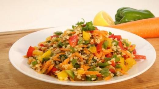 سلطة الفريكة بالخضار.. طبقٌ رائع ومفيد