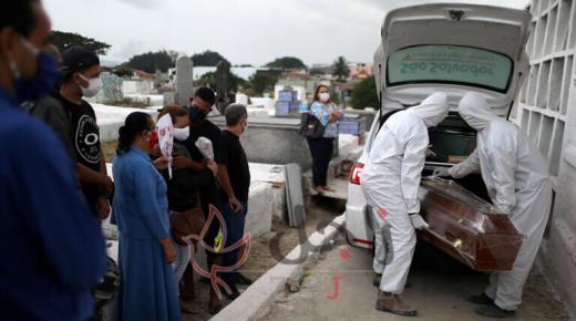 البرازيل على وشك 5 ملايين إصابة بكورونا