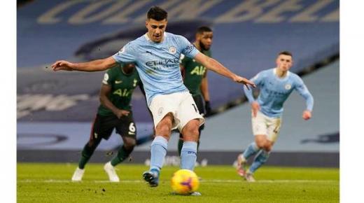 رودري يمدد عقده مع مانشستر سيتي حتى عام 2027