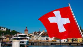 عاجل:المجلس الإتحادي السويسري يجمد أصول مادورو والمرتبطين به