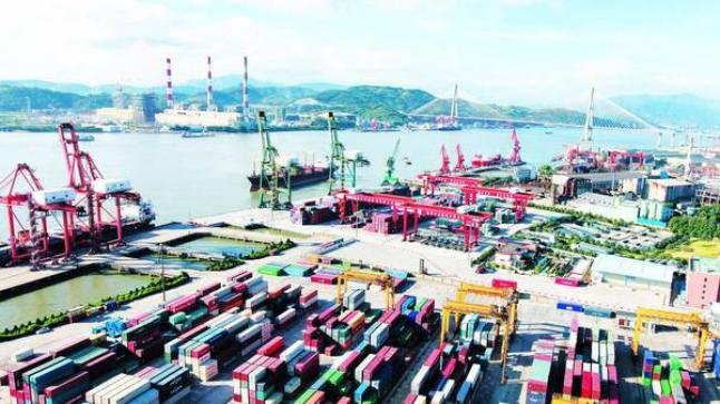 الصادرات الصينية ترتفع 18% والواردات 2.3%