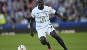 كوليبالي قائد وملهم منذ صغره ولعب كرة القدم بقائم من حجر