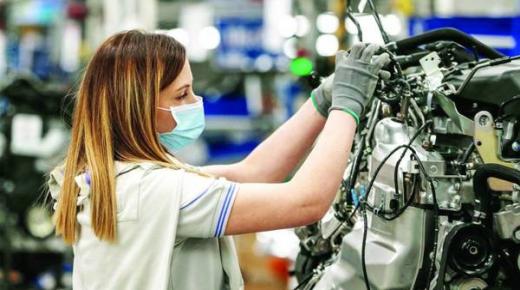 المصانع الإيطالية تخفض الإنتاج لتوفير الطاقة