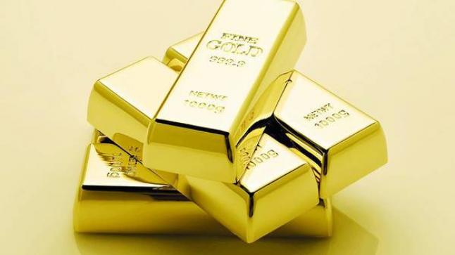 الذهب يقترب من أدنى مستوى له في شهر مع ارتفاع الدولار