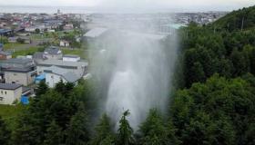 تدفق ينبوع ماء حار مفاجئ في اليابان