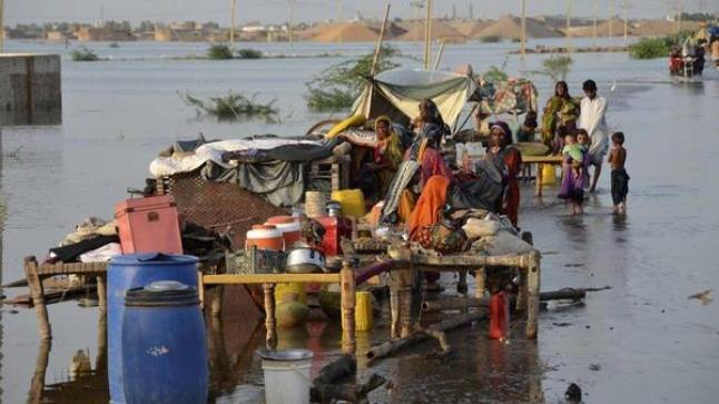 ارتفاع حصيلة الفيضانات في باكستان إلى 1061 قتيلاً