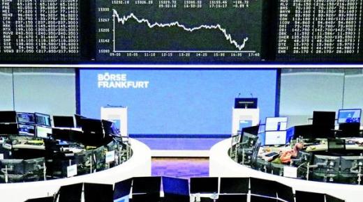 الأسهم الأوروبية تهبط لثالث جلسة مع تنامي مخاوف «الفائدة» والركود